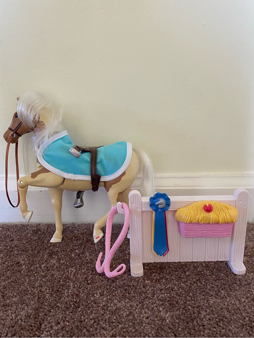 Mattel Fisher Price Vintage 2000 Movable horse and accessories
